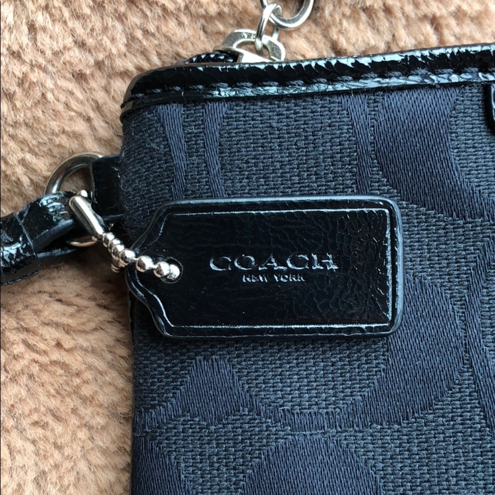 NWOT Black Coach Wristlet - Picture 4 of 8